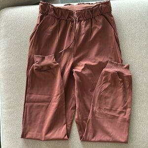 Lululemon joggers size 6